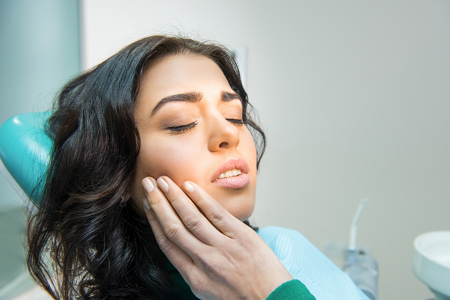 Dental Implants After Tooth Extraction: How Soon Can You Get Them?